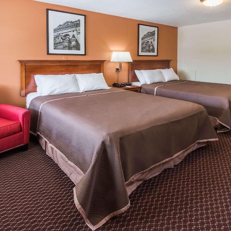 Travelodge By Wyndham Ottawa West Eksteriør billede