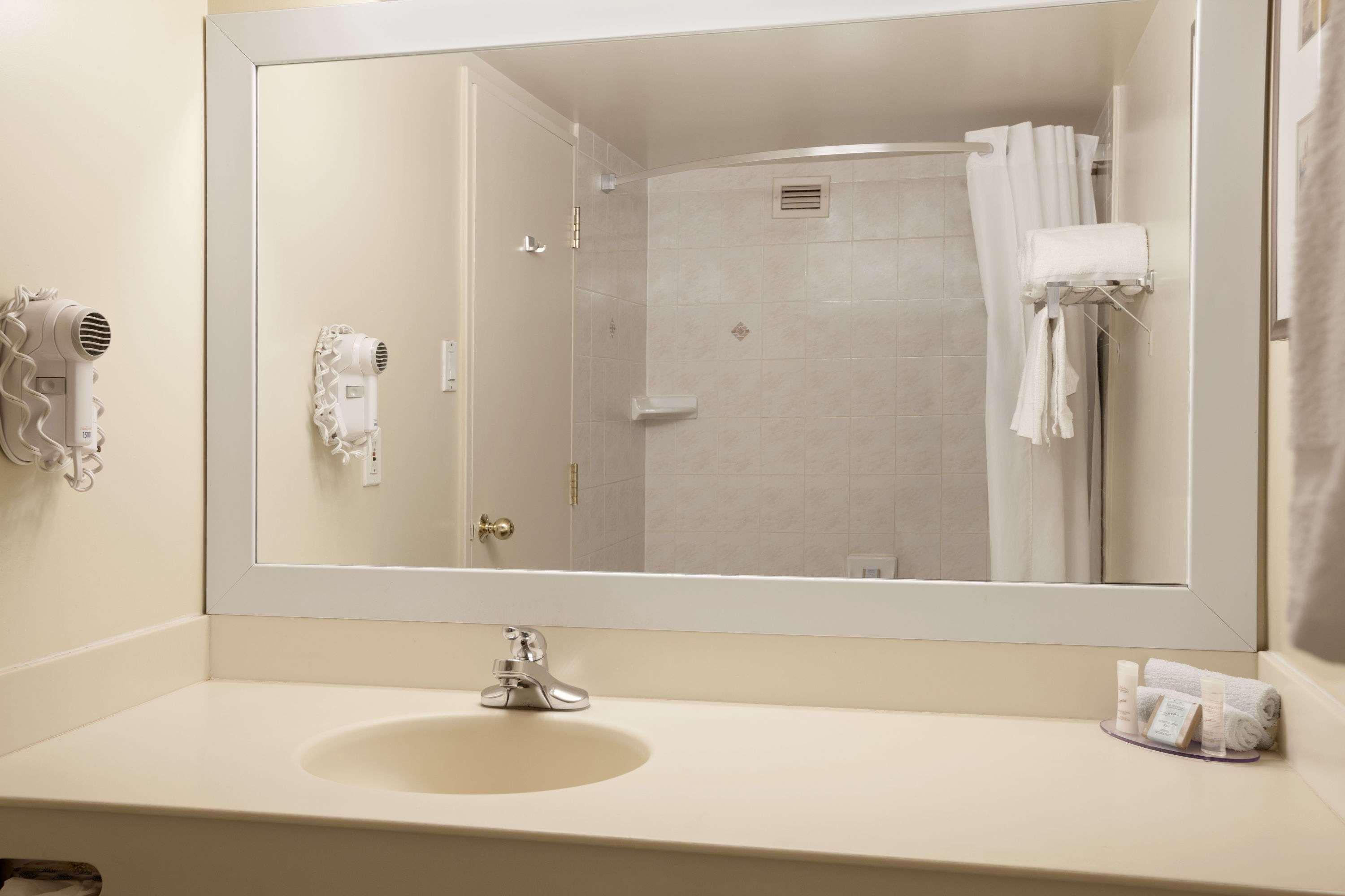 Travelodge By Wyndham Ottawa West Eksteriør billede