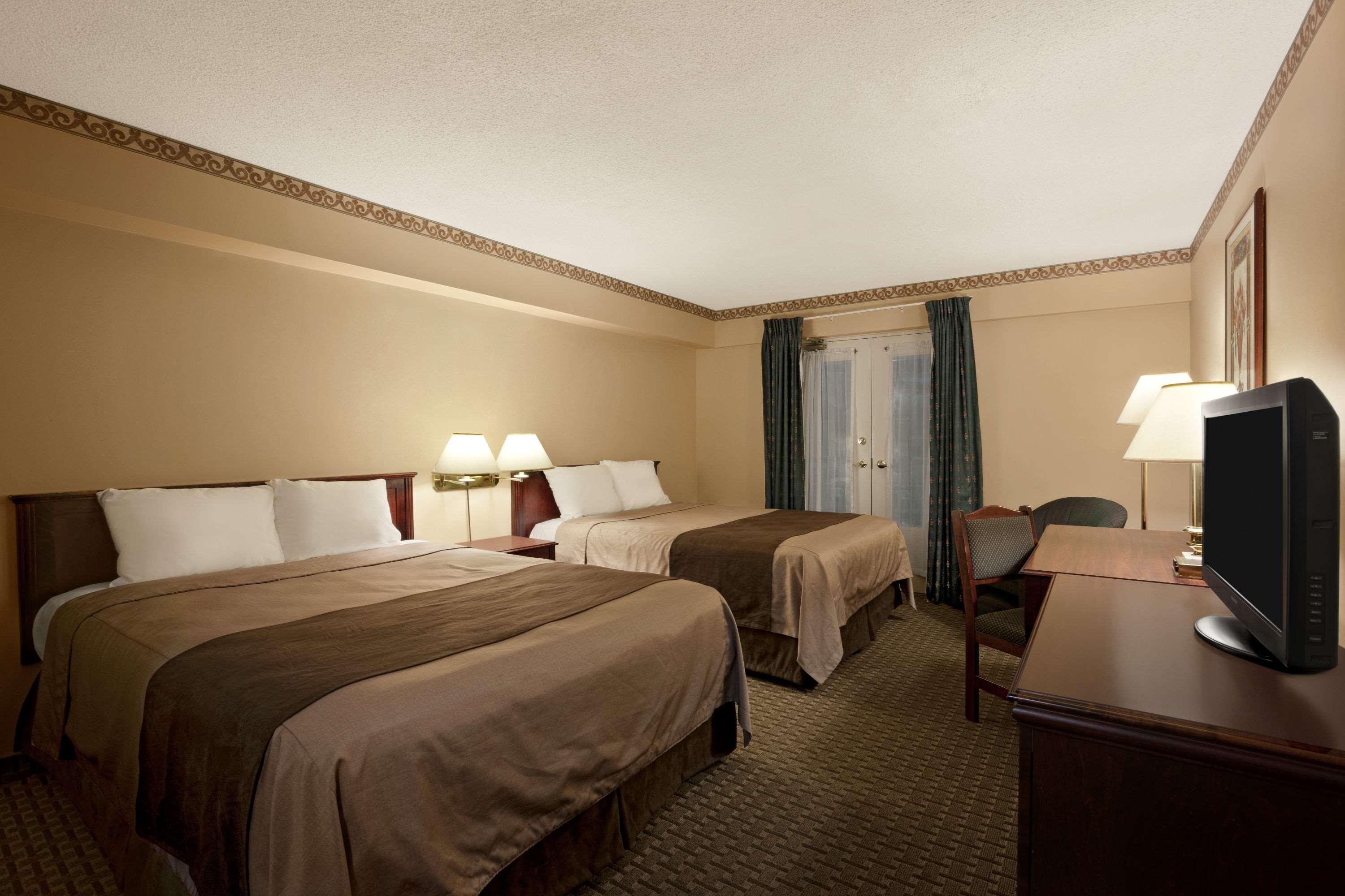 Travelodge By Wyndham Ottawa West Eksteriør billede