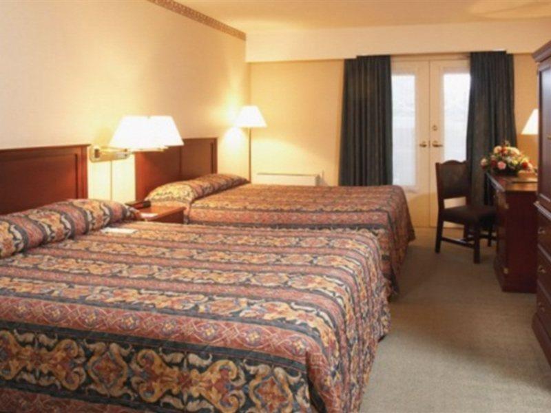 Travelodge By Wyndham Ottawa West Eksteriør billede