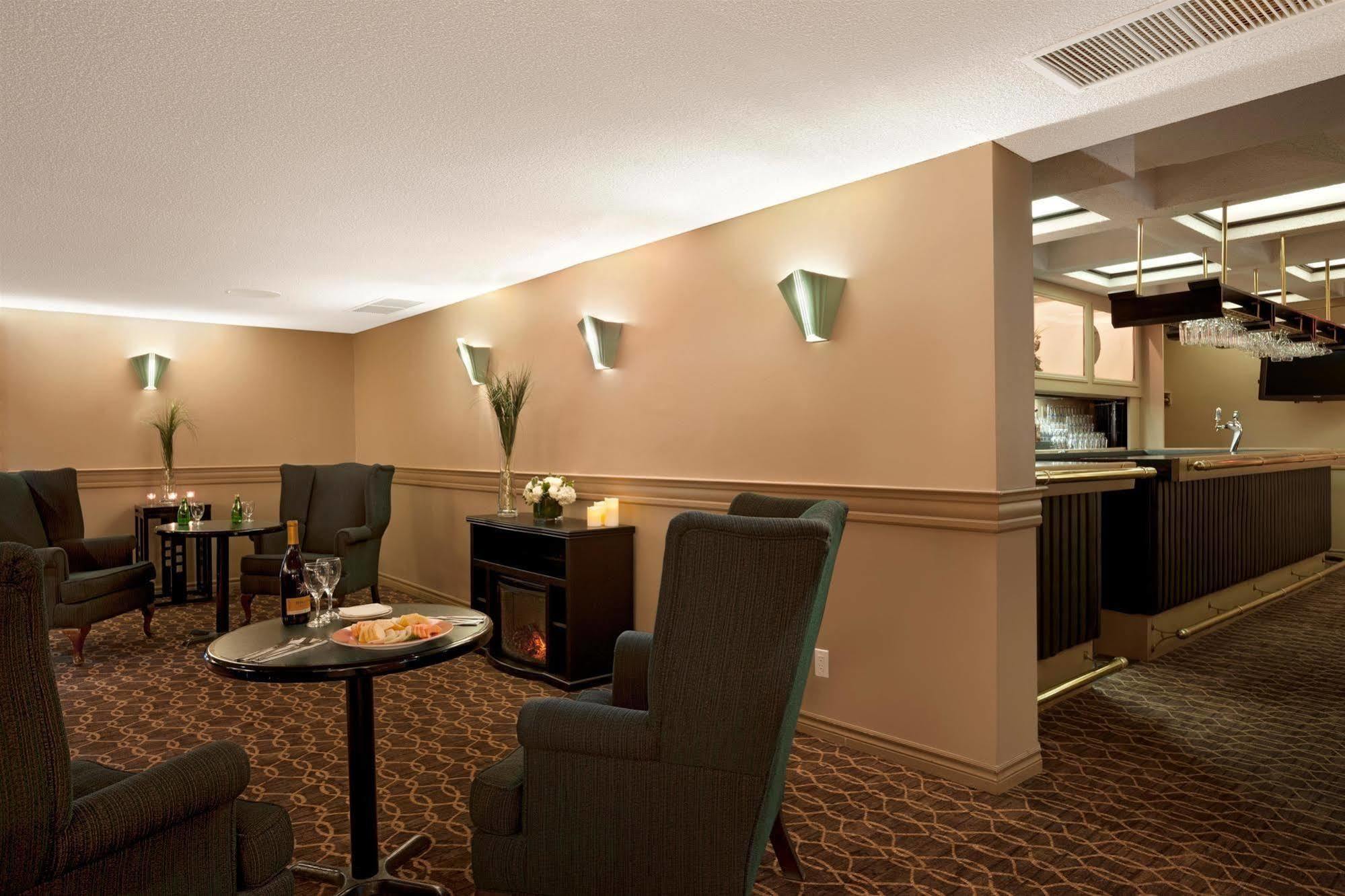 Travelodge By Wyndham Ottawa West Eksteriør billede