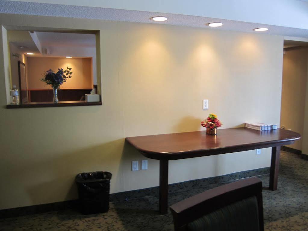 Travelodge By Wyndham Ottawa West Eksteriør billede