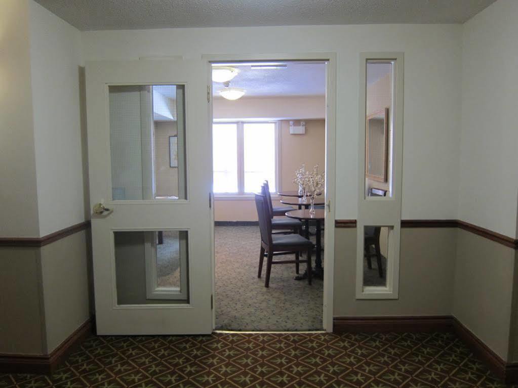 Travelodge By Wyndham Ottawa West Eksteriør billede